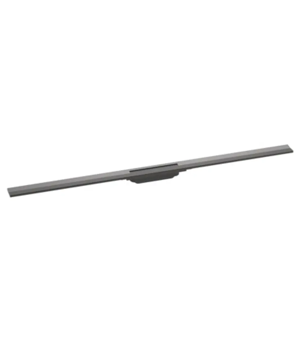 Schmale Duschrinne in Brushed Black Chrome von Hansgrohe, optimiert für die Integration in Bodenniveau-Duschen. Längliche Form mit mittiger Abdeckung.
